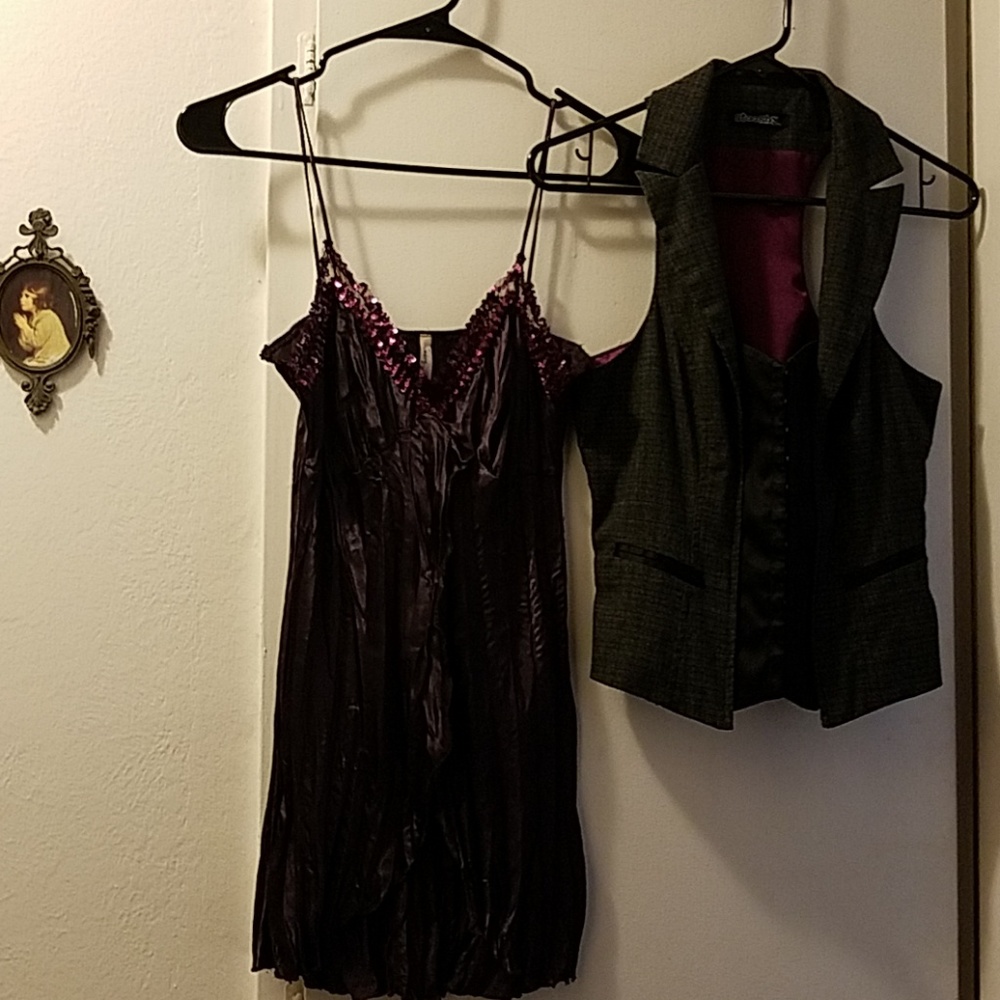 BUNDLE x2 LADIES   SIZE SMALL BLOUSE     & VEST